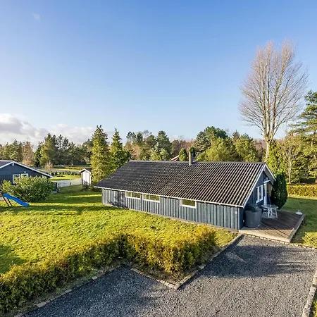 Сasa de vacaciones Gorgeous In Vaeggerlose With Sauna Bøtø By