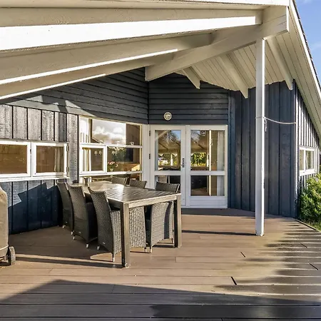 4 Bedroom Lovely In Vaeggerlose Bøtø By
